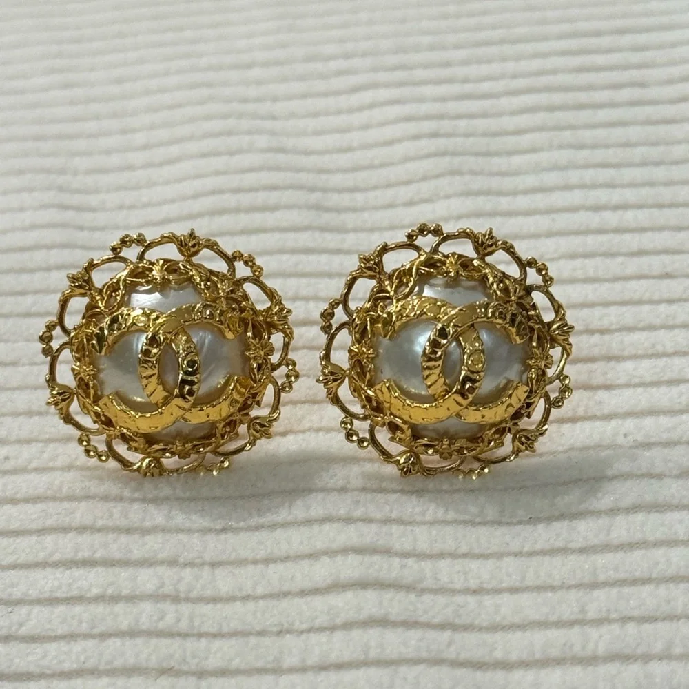 Chanel Vintage Gold Pearl Clip-On Earrings EUC - Beautiful Statement Piece